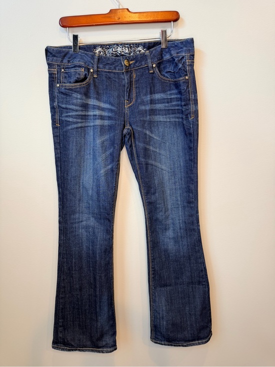 Express Denim - Express Women's 98% Cotton Boot Stella Reg Fit Low Rise Jeans Size 8S Waist 17in